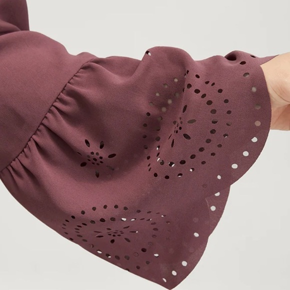 Bloomchic Bell Sleeve Laser Cut Dress 26W - Picture 4 of 11